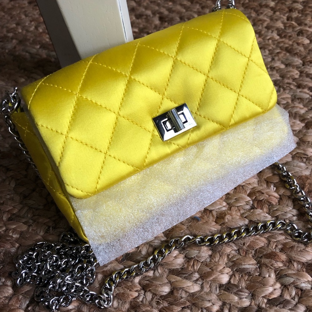New: India Hicks Consort Bag. Italian Quilted Satin. Convertible. - Picture 9 of 16